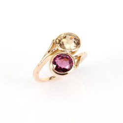 Anello Tipo Contrarier Oro Giallo Zircone Naturale E Granato